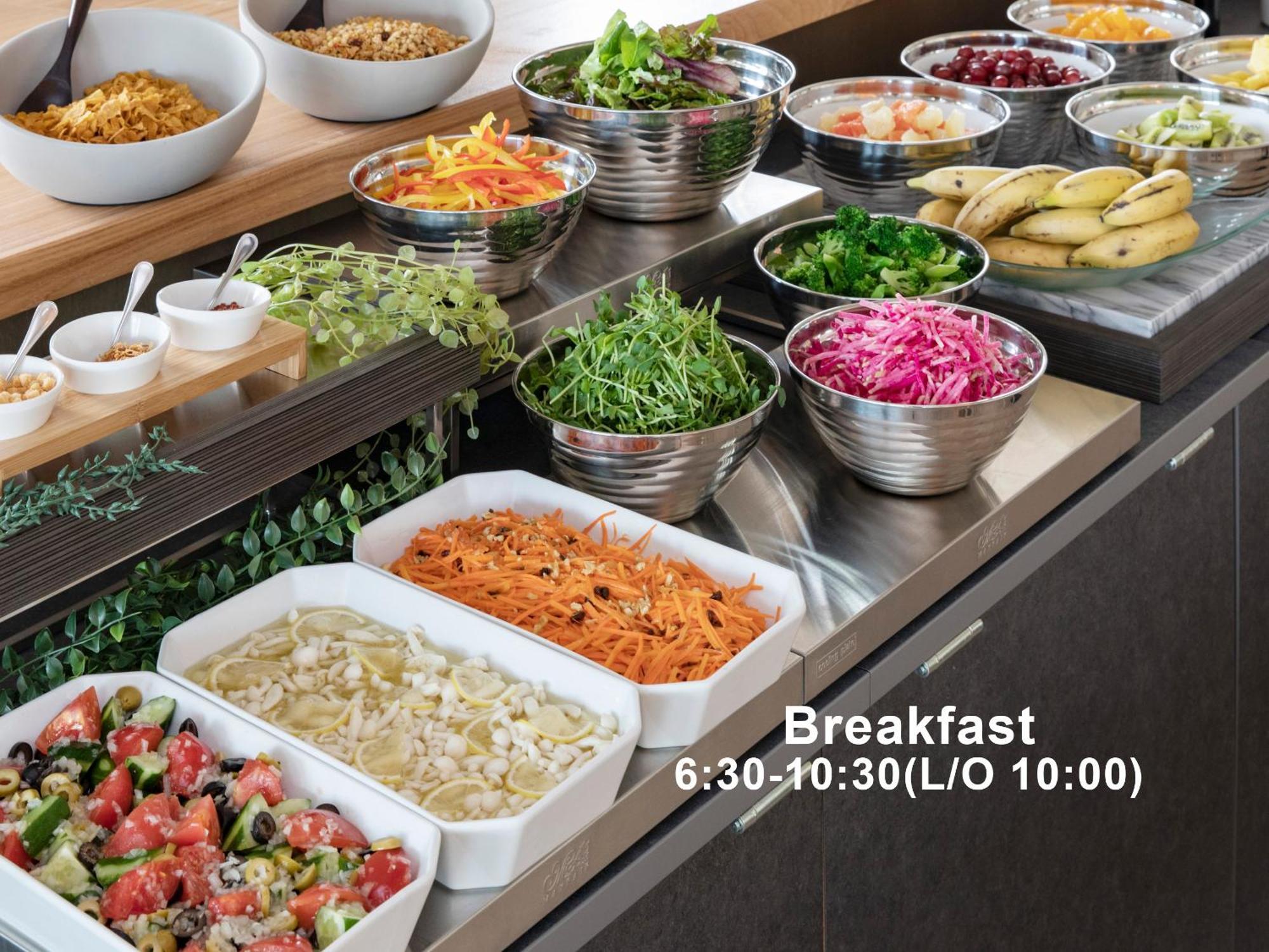 Mitsui Garden Hotel Roppongi Tokyo Premier Экстерьер фото A salad bar